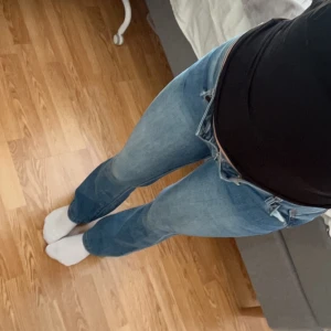 Low waist bootcut - Lågmidjade bootcut jeans från vila, storlek S💓