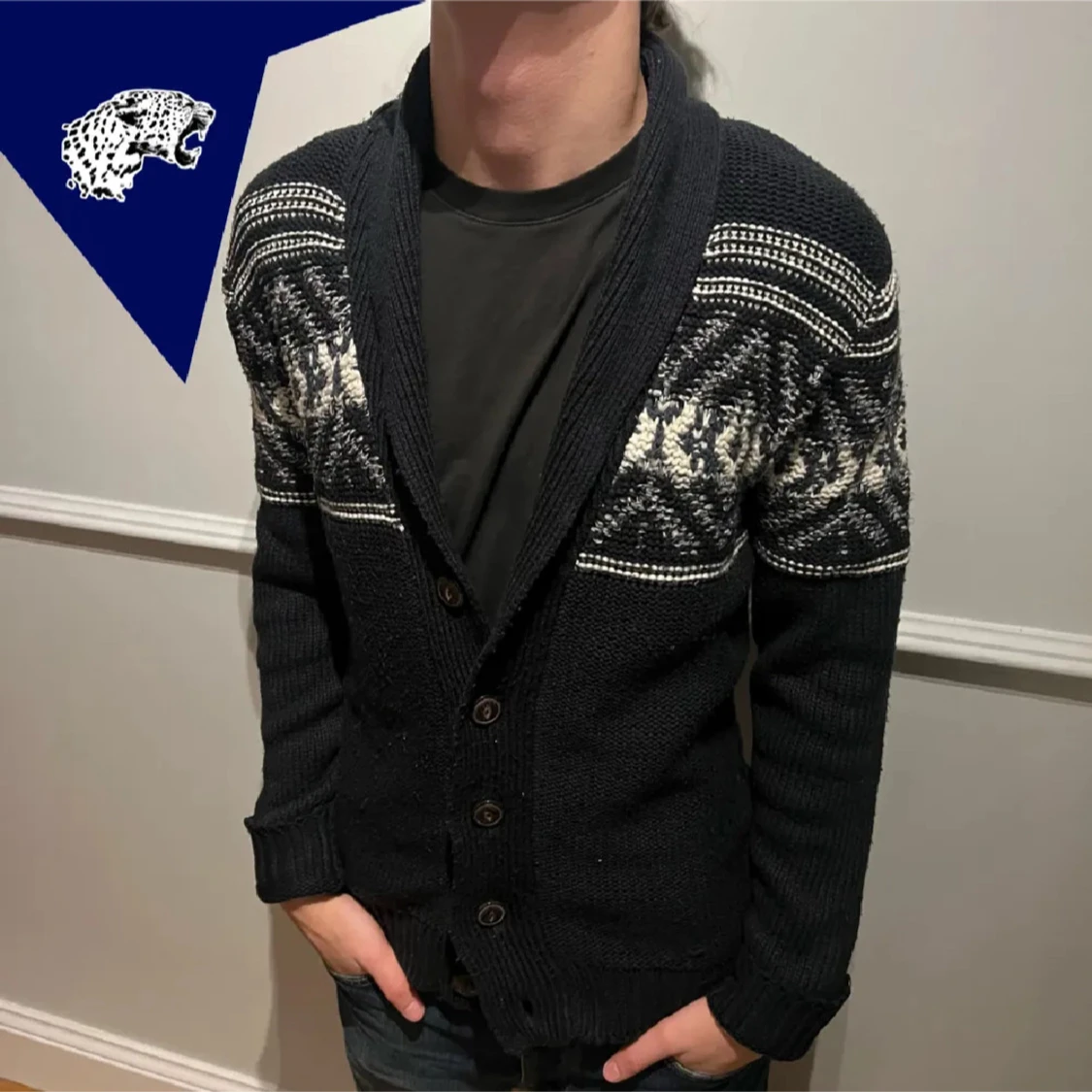 Svart kofta med mönster - 90