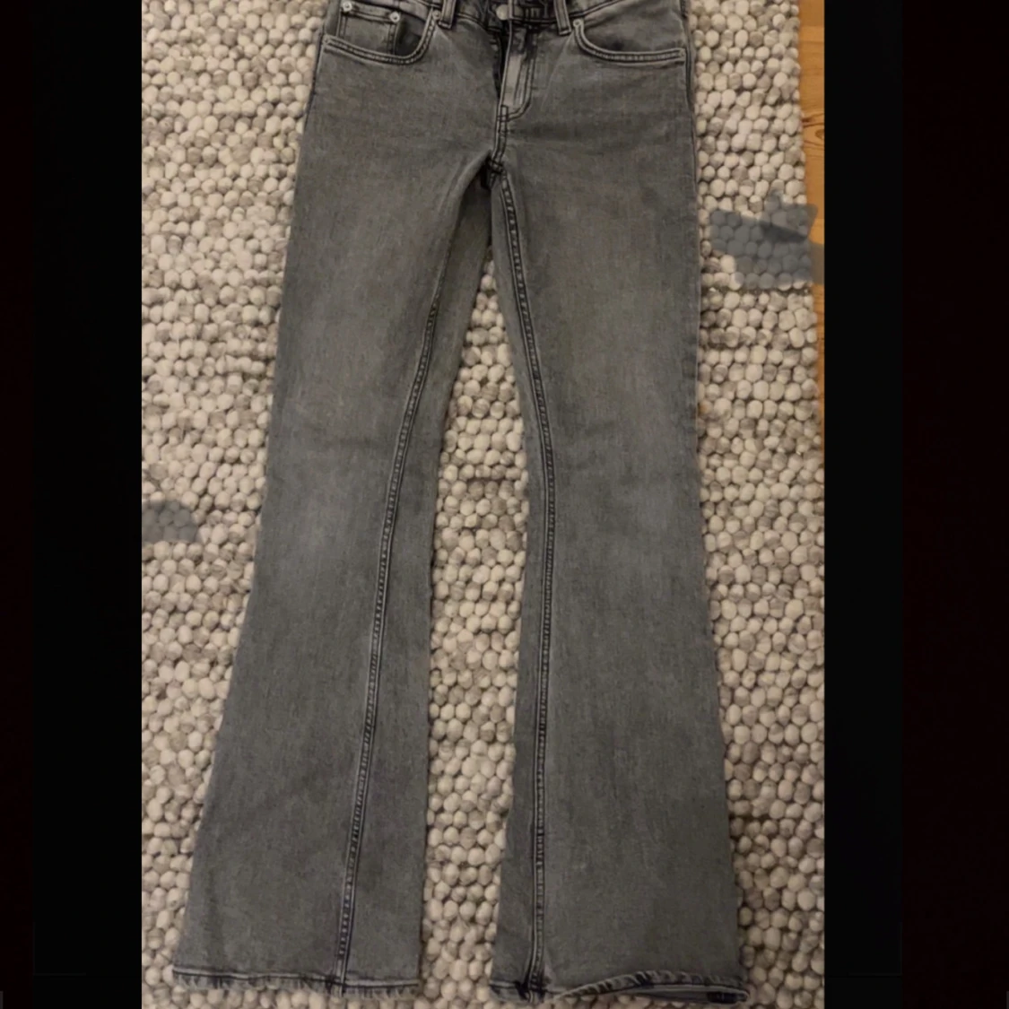 Grå bootcut jeans - 90