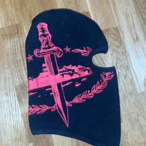 Corteiz x 21 Savage ski mask - Aldrig använd då jag ej åker skidor. Ligger på StockX för 1000kr.