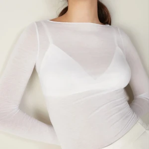 vit intimissimi  - säljer min vita intimissimi som är i jättefint skick och bara använd några få gånger💕