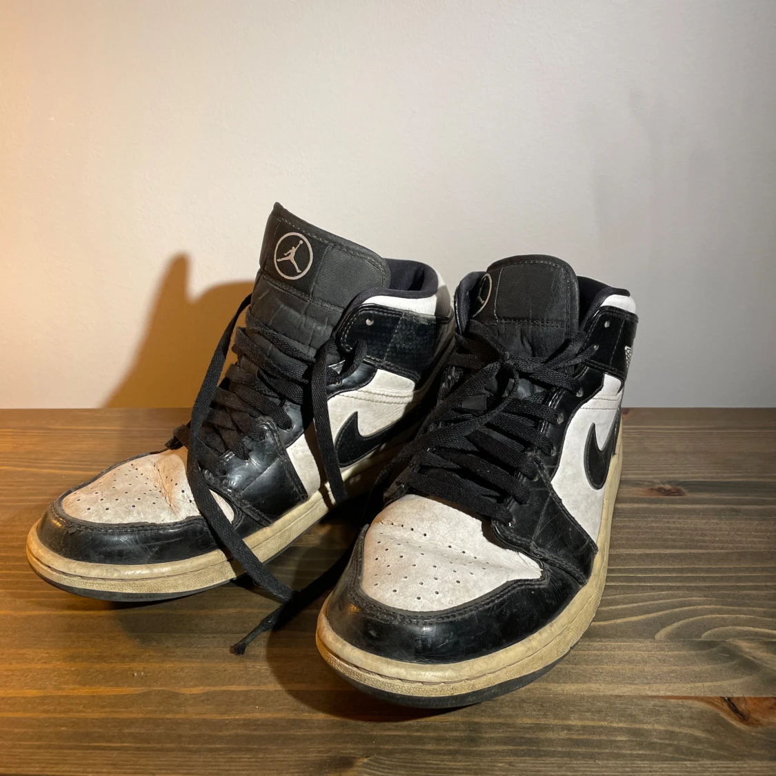 Svarta Jordan 1 - 91