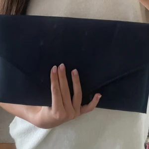 clutch/kuvertväska  - i nyskick💕