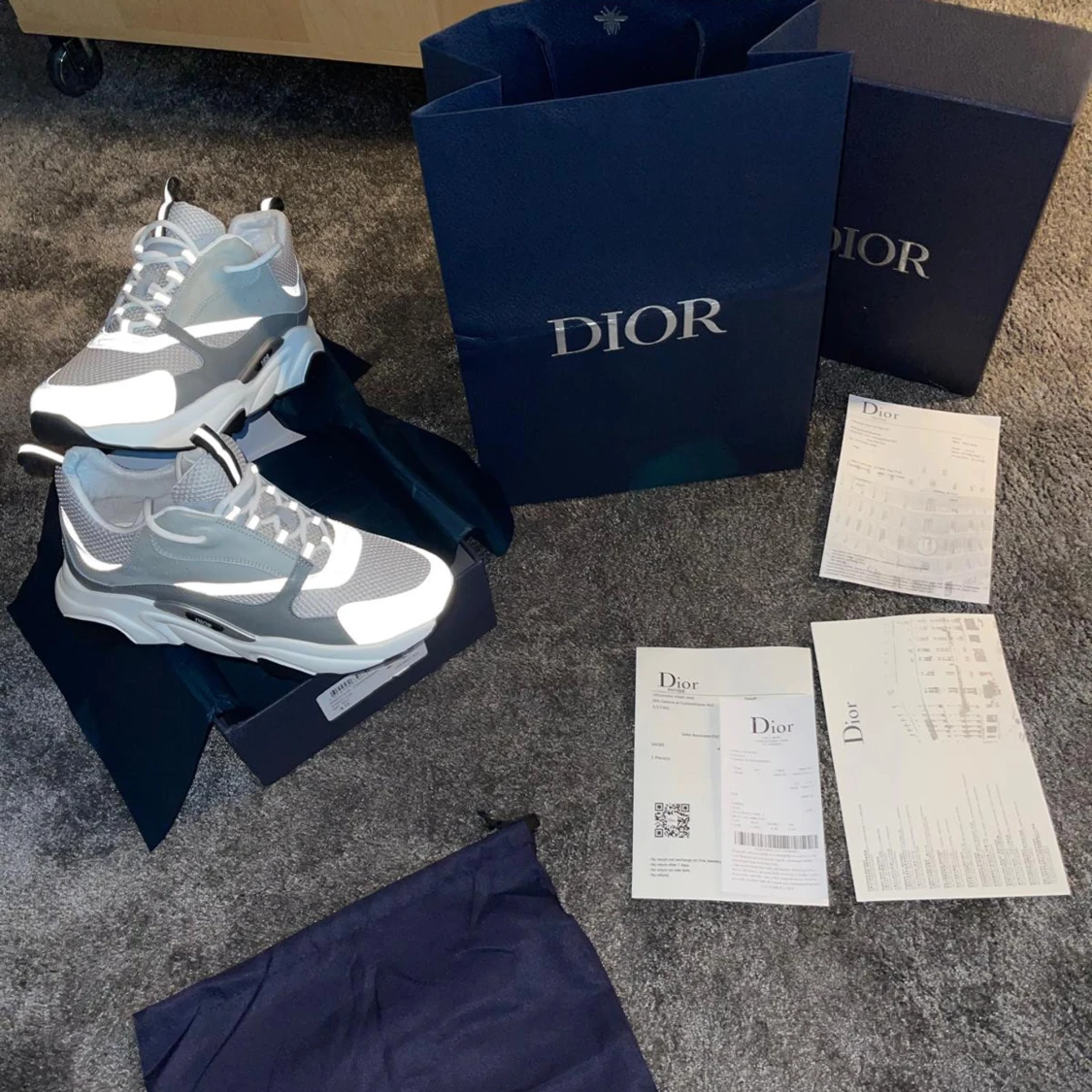 DIOR B22