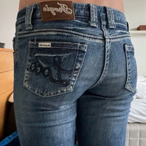 jeans - supersnygga jeans som jag säljer då jag tycker att de är för korta på mig!💓inga defekter skriv gärna vid frågor💓💓💓