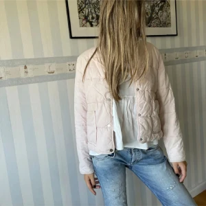 DRÖM JACKAN - sååå snygg tyvärr för liten❤️❤️❤️❤️❤️❤️❤️🌷🌷🌷🌷🌷