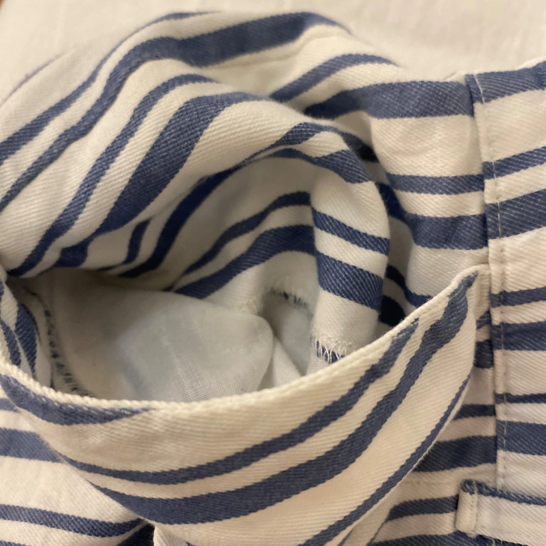 Blå-vit randiga shorts - 91