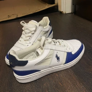 Ralph lauren skor - Ralph lauren polo i storlek 38, aldrig använda.  Säljer pågrund av att dem var för små.   Nypris 1700kr
