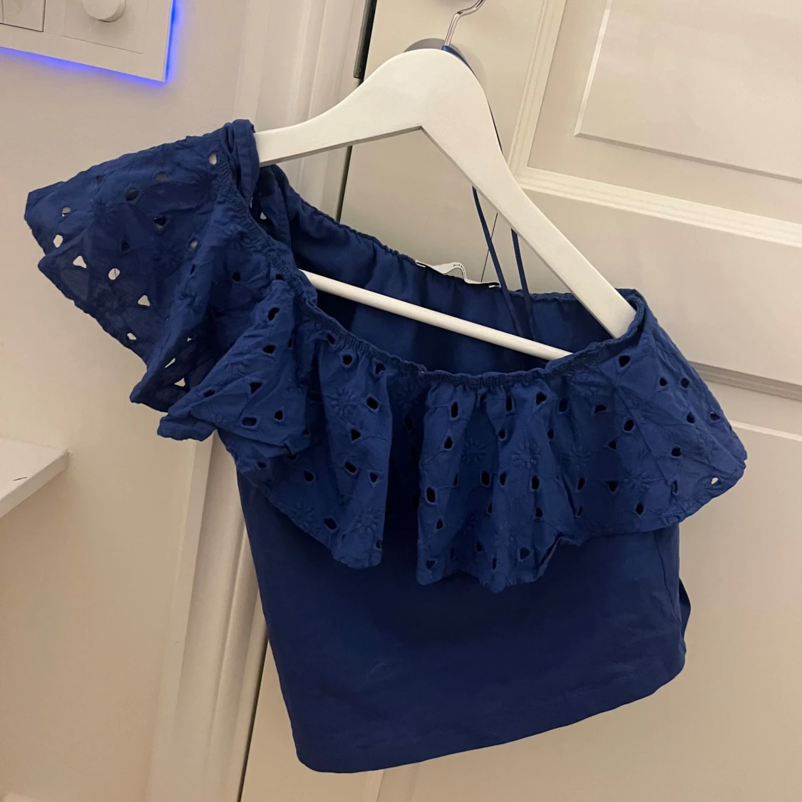 One shoulder tröja - 90