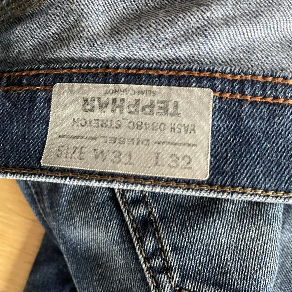 Tjena säljer mina diesel jeans då de ej kommer till användning otroligt bra skick skriv vid frågor. Pris går att diskuteras. Jeans & Byxor.