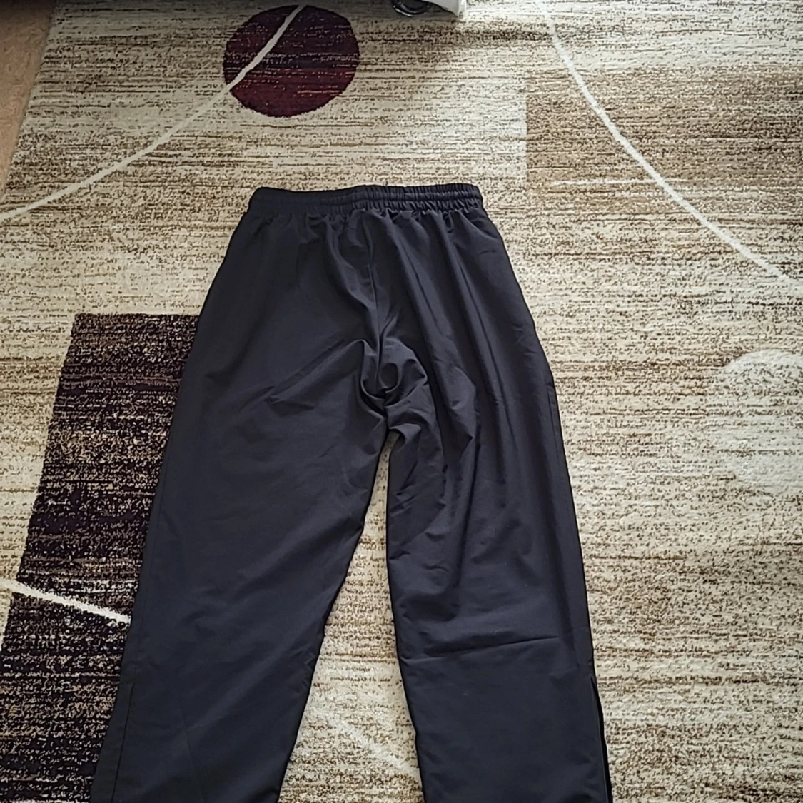 Adidas träning/vindbyxa - 1