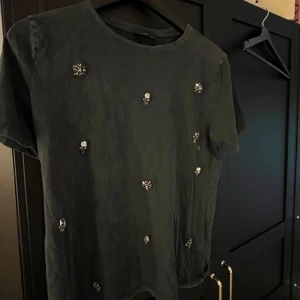 Cool tshirt - Cool tshirt med detaljer🔥