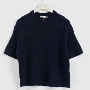 Stickad tröja - Säljer denna jätte fina stickade tröjan från Gina i bra skick