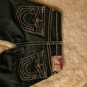true religion jeans - bra skick, inga slitningar osånt. storlek 27