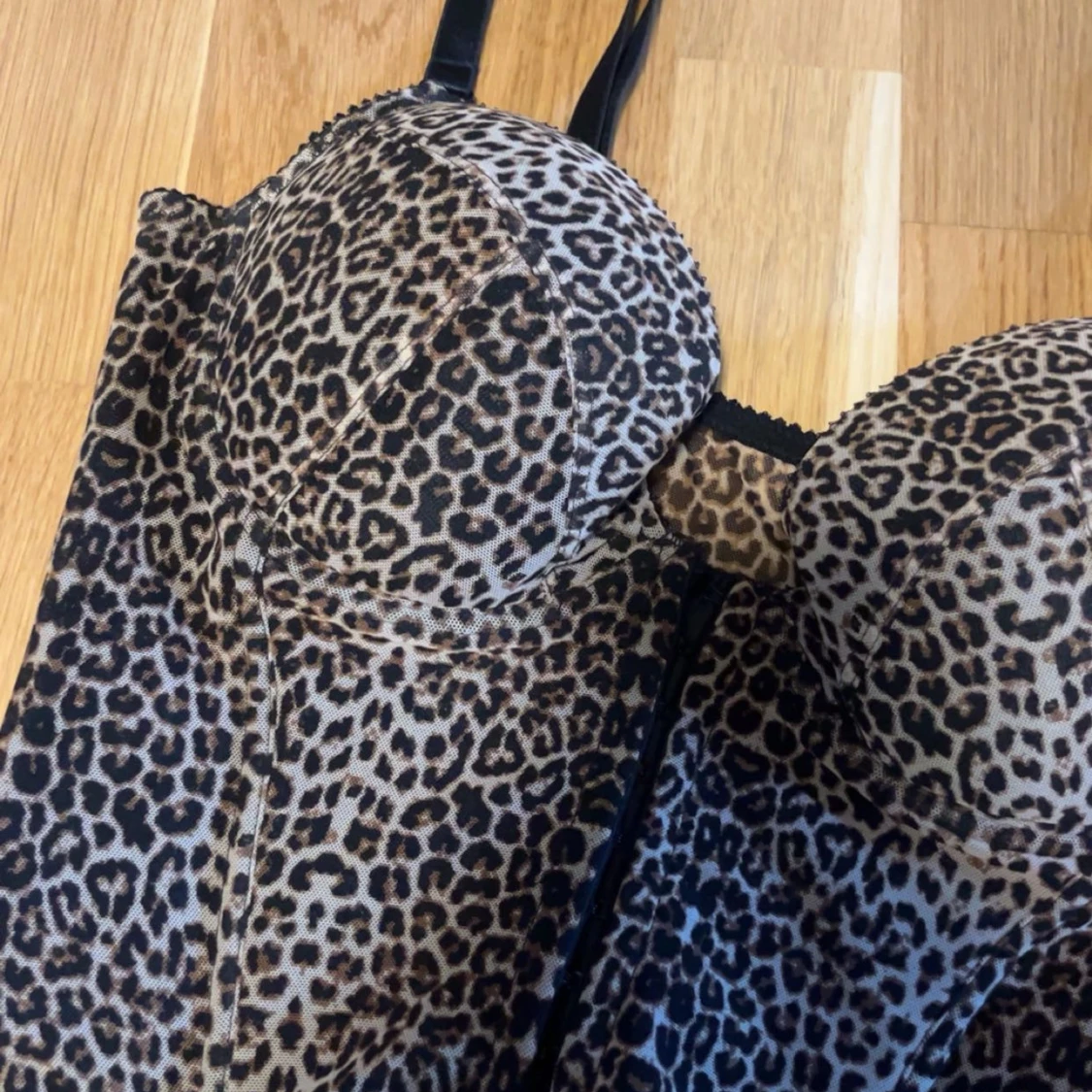 As snygg leopard Korsettopp  - 92