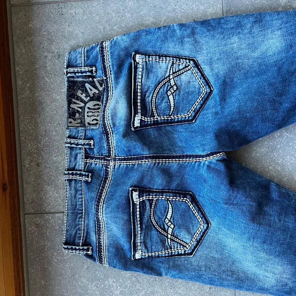 Ett par snygga jeans från Vintage’n friends.  Storlek 33/34. Jeans & Byxor.