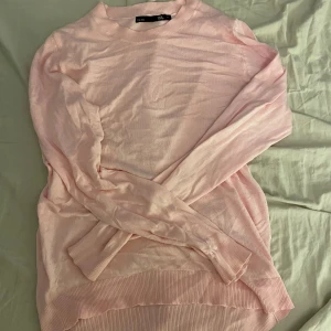 Fin stickad tröja - Jättefin rosa tröja från lager157! Endast testad🩷 Obs den är ganska tunn!