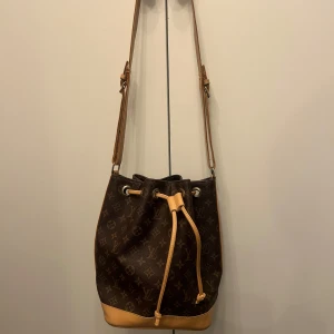 Väska - Den är i äkta läder