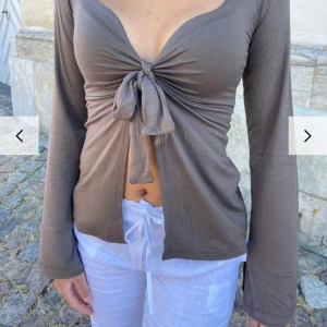 Design by si tröja - Brun Design by si tröja i storlek xs/s💕