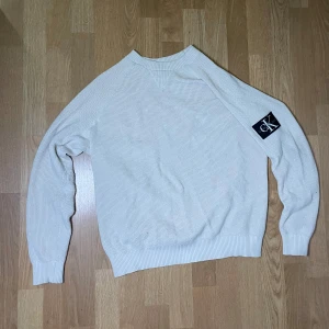 Calvin Klein tröja stickad - Bra skick lite tajtare runt handleden