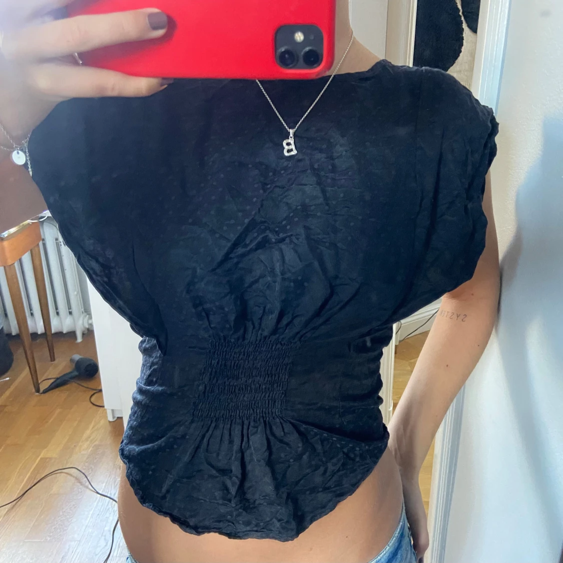 Svart topp med öppen rygg - 91