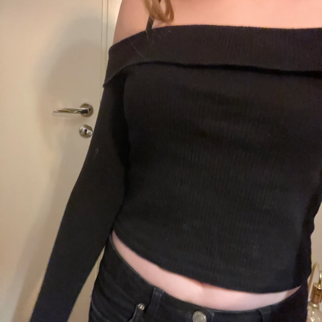 Svart off the shoulder tröja