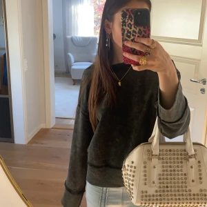 Säljer min ascoola väska💞☺️ - Perfekta väskan för alla tillfällen och särskilt passande nu till höst!!!💕😇