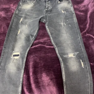 Dolce gabana jeans  - Dolce gabana jeans äkta fick de i present men de passade inte mig aldrig använts 