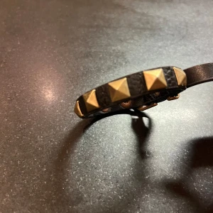 Valentino liknande Armband - Helt okej skicka, använts inte längre. 