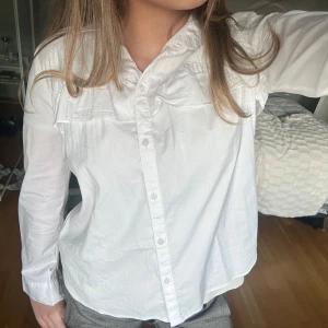 Skjorta - Vit skjorta från H&M