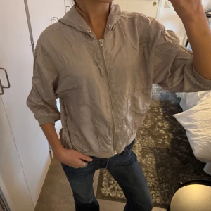 Kofta/jacka - Söt kofta/jacka från ginatricot! 