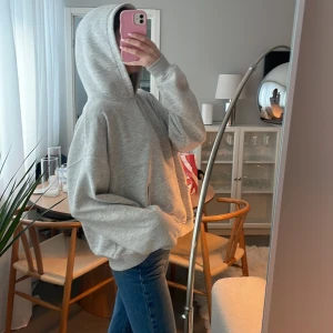 Grå hoodie - Grå hoodie 🥰