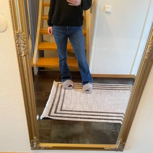Blå bootcut jeans - Snygga blå bootcut jeans💞