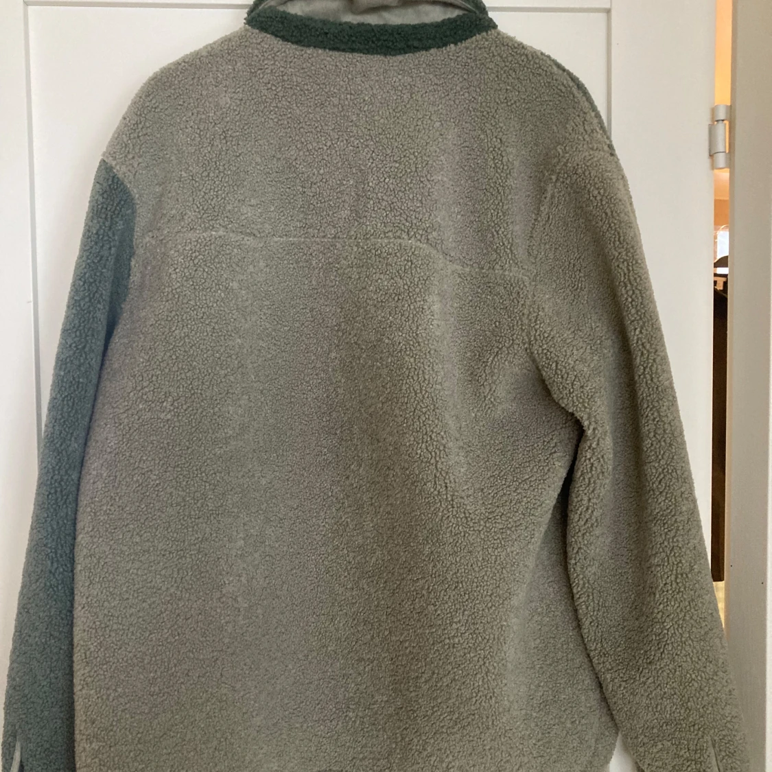 Grön teddyjacka från Zara - 2