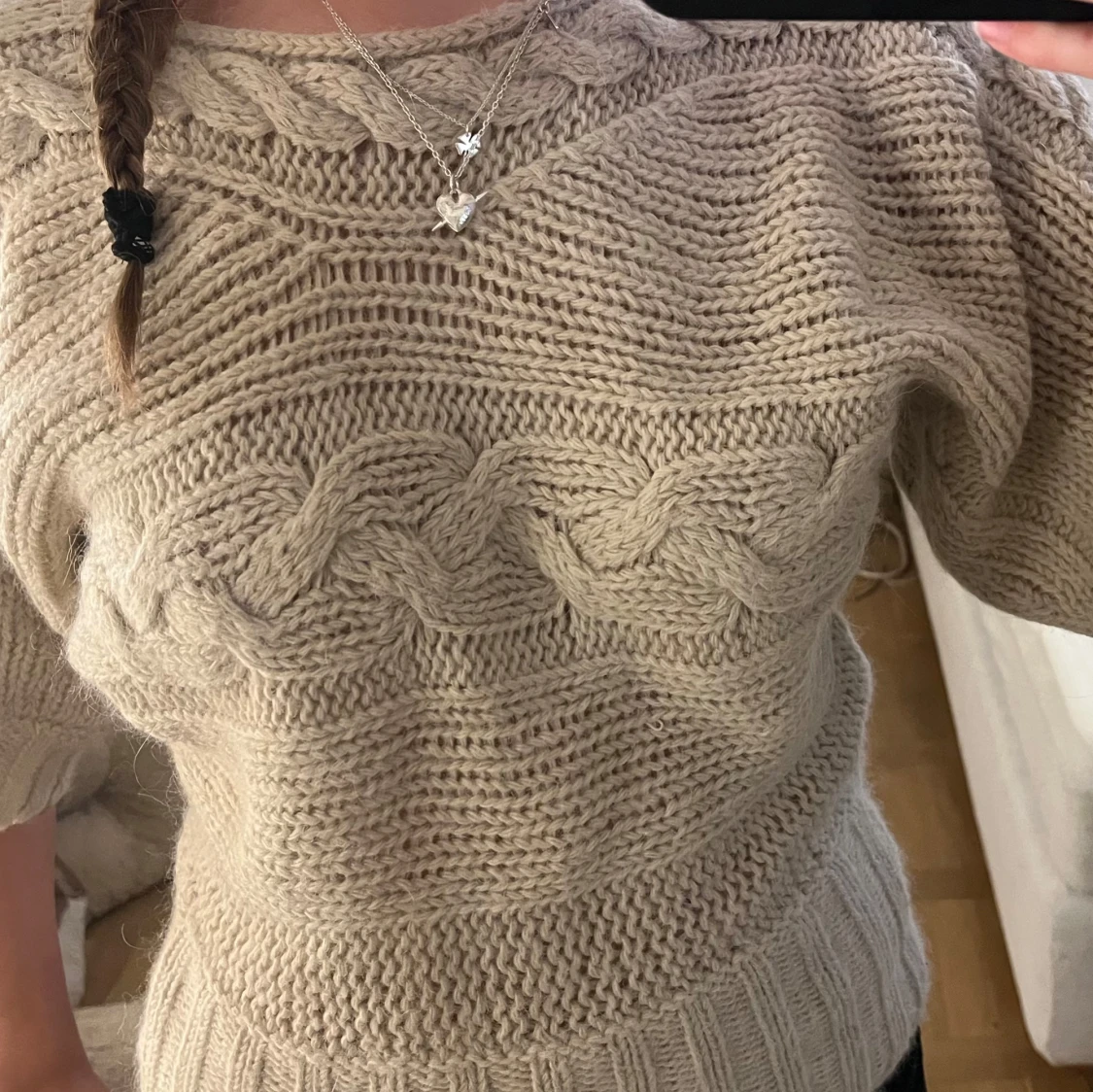 Beige stickad tröja  - 2