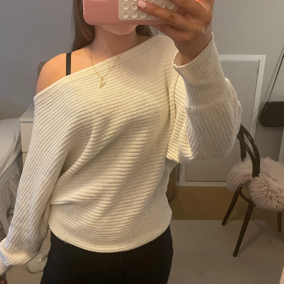 Vit stickad offshoulder tröja - 1