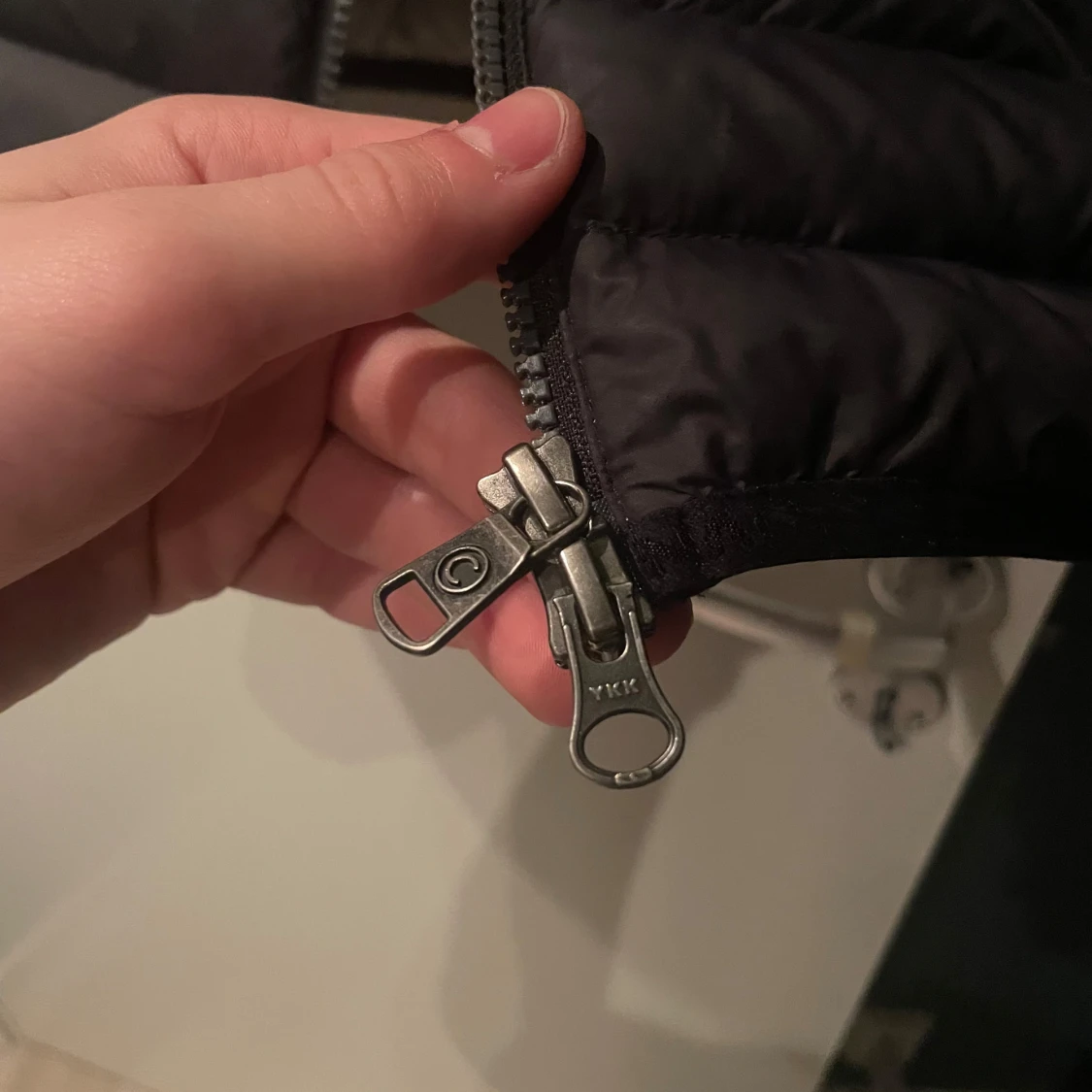 Svart dunväst från Colmar - 2