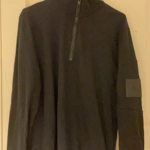 Peak performance tröja - Peak performance tröja med turtleneck. Perfekt skick. Använd några gånger. PRIS KAN DISKUTERAS. Passar även S 