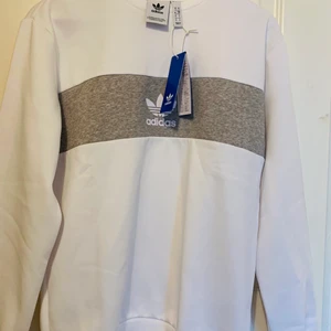 Adidas  - KOM MED BUD Adidas Sweatshirt oanvänd 