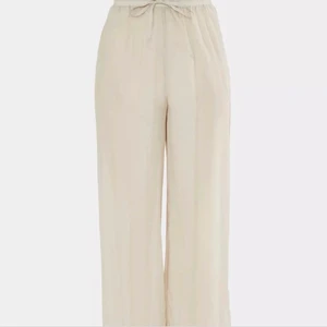 Linnebyxor - Linnebyxor som är köpta på missguided. Säljer då jag tycker att dom var genomskinliga och satt även inte som jag ville! Annars jättefina, helt nya endast testade en gång❤️