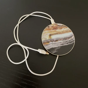 Laddplatta - Laddplatta från Idealofsweden! Nypris 349, mitt pris 200+frakt, fungerar felfritt🤎