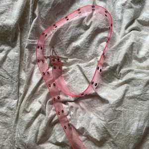 Bälte - Unikt bälte som är köpt second hand. Säljer då det inte riktigt är min stil 