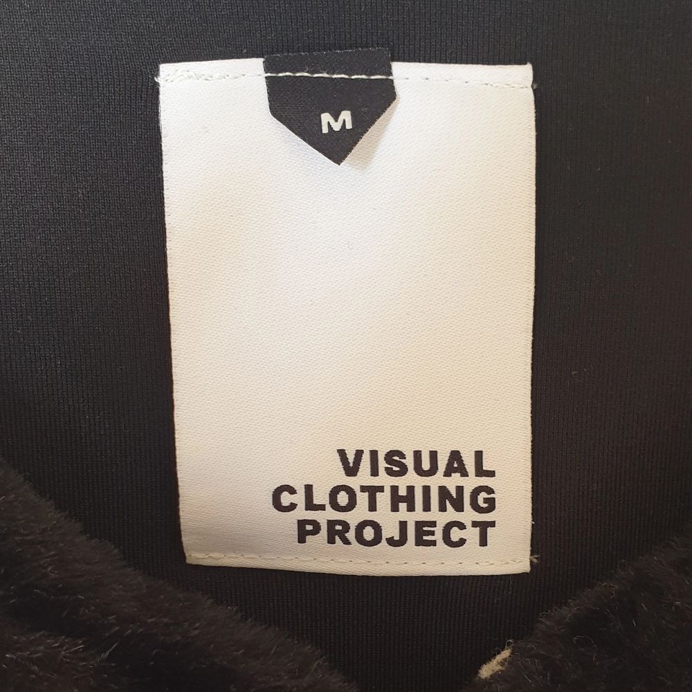 Visual Clothing Project - Pälsjacka | Plick Second Hand