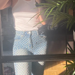 Wide leg jeans från Jaded London - Oanvända från jaded london. Strl W30 passar mig som är S/M i byxor. Köparen står för frakten