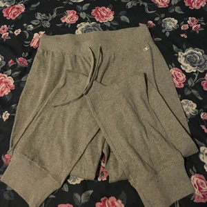 Champion mjukisbyxor  - Väldigt fina mjukisbyxor. Hellt nya och aldrig använda 