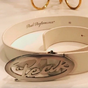 Peak Performance Belt  - Ett stilrent bälte som köptes för många år sedan men är sparsamt använt och har inte använts på länge.