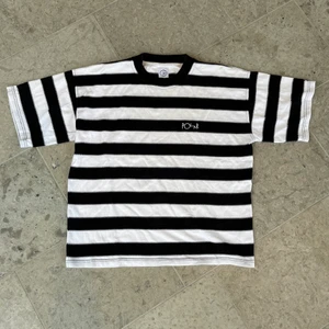 Polar striped tshirt - Polar tee med skön baggy passform
