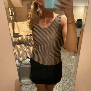 Topp - Cool topp som tyvärr inte kommer till användning. Köparen står för frakt 💕💕💕