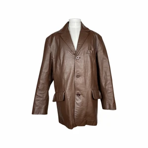 Läderjacka - En tung klassisk läderjacka. Normal passform