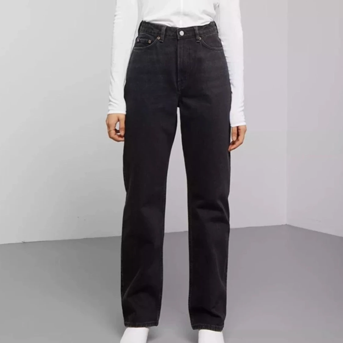 Nya svarta jeans Weekday